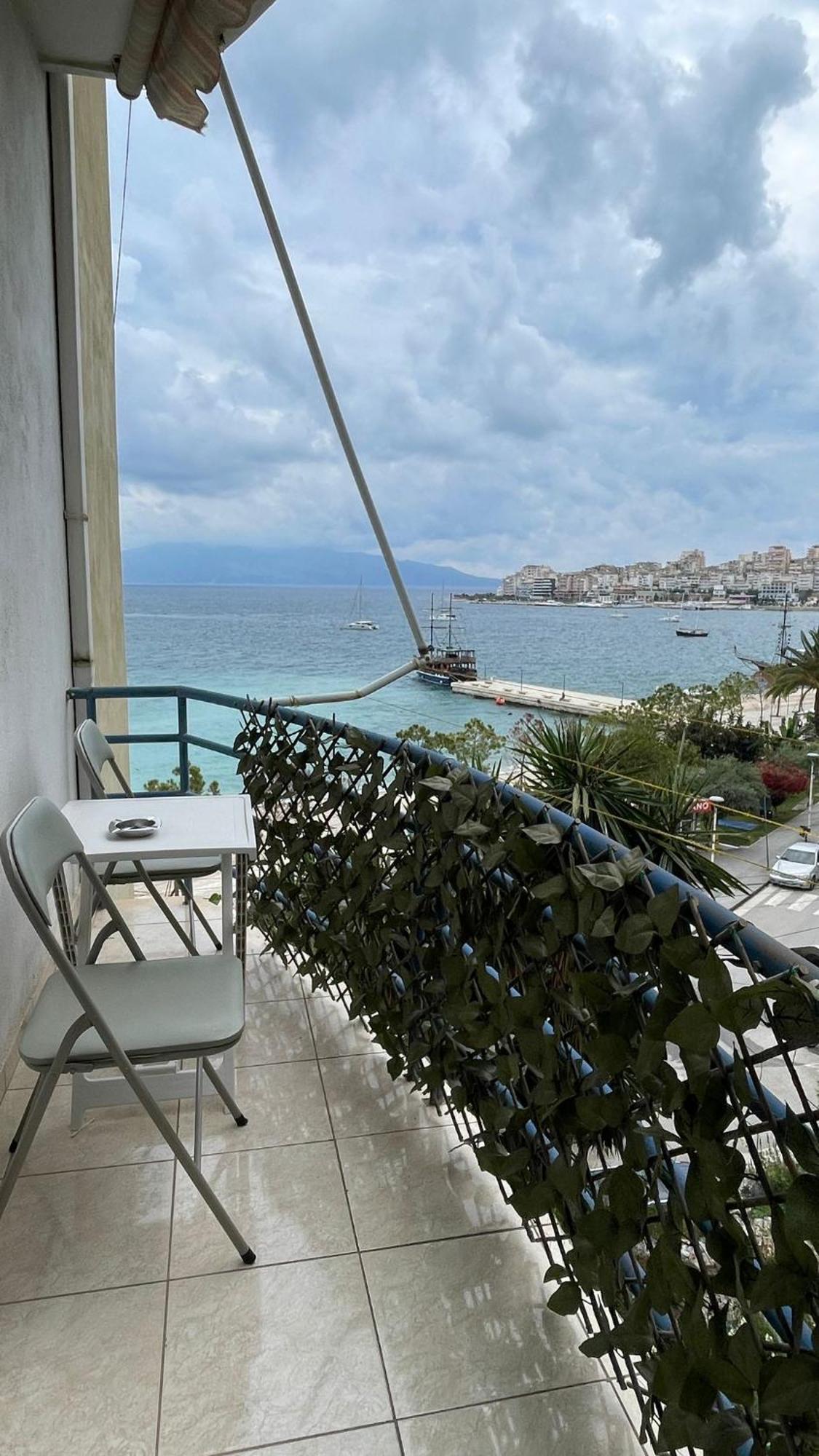 Sea Breeze Apartment Sarandë 外观 照片